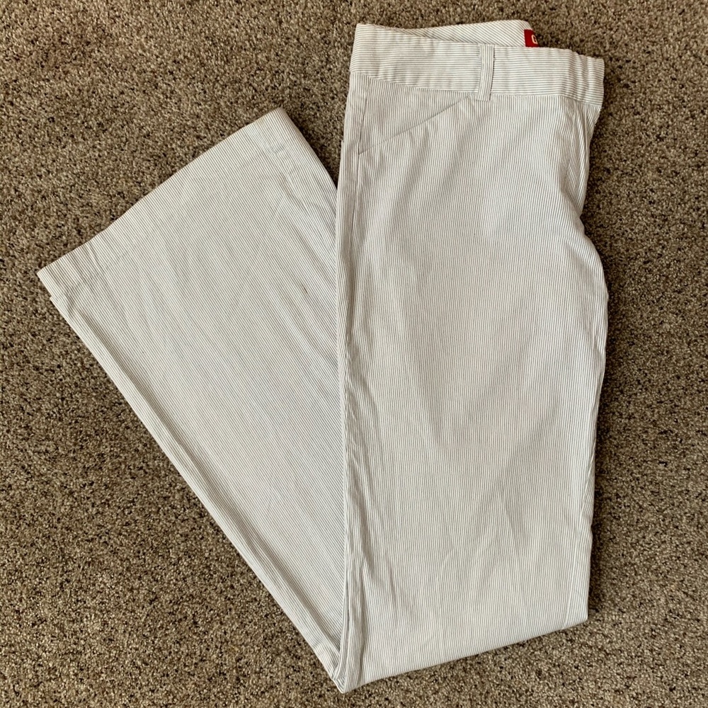 Guess Jeans • White Corduroy
